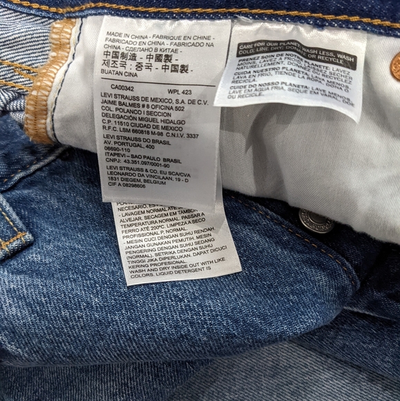 NWOT LEVi's Big E Denim skirt, cut off raw hem, button fly, vintage inspired - Picture 3 of 14